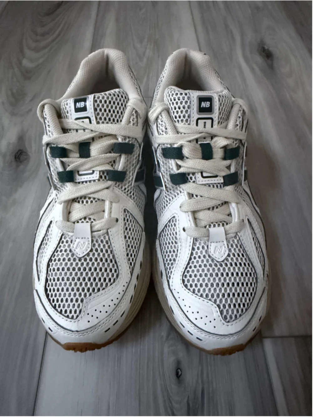 New Balance 1906R M1906RQ White Green Men 8 Women 9.5 Y2K Sneakers